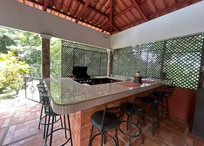 Villa Aventura Y Paz En Casa Con Piscina Y Billar En Orotina *